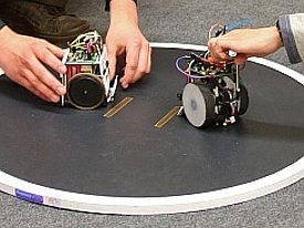 MiniSUMO – czyli wojna robotów – pierwsze starcie