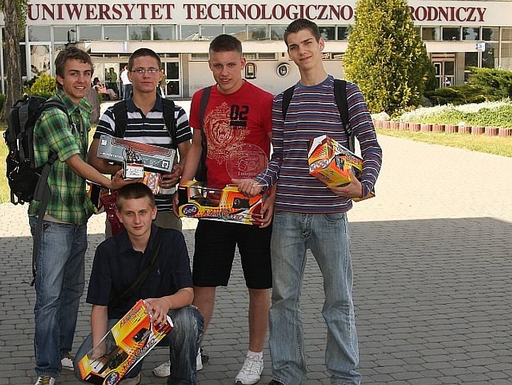 MiniSUMO – czyli wojna robotów – pierwsze starcie