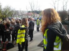 Porządkowanie grobów w Dolinie Śmierci
