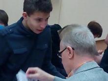 Nasi uczniowie na zawodach walk robotów kategorii miniSUMO