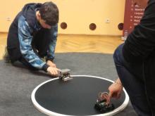 Zawody walk robotów kategorii miniSUMO